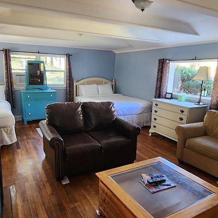 The Pines Cottages Woodfin 外观 照片