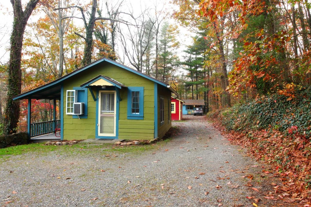 The Pines Cottages Woodfin 外观 照片