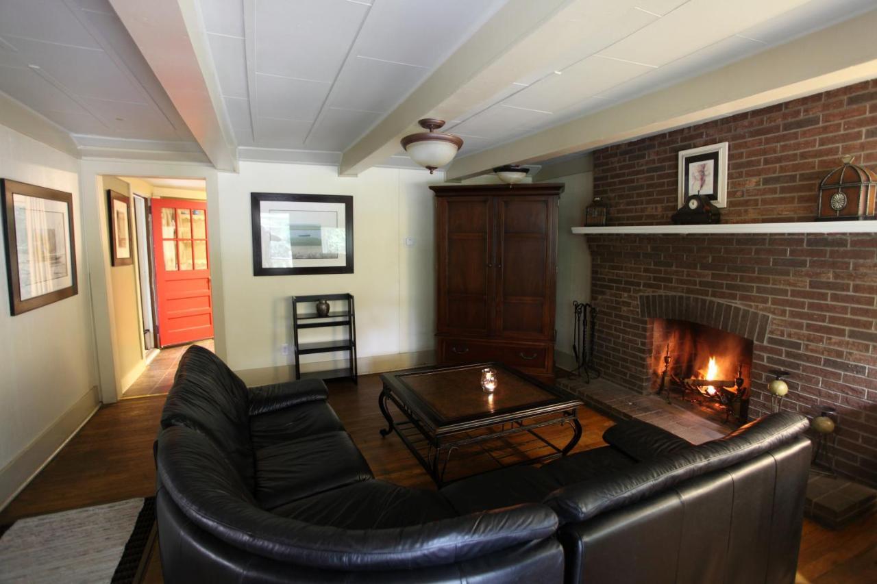 The Pines Cottages Woodfin 外观 照片