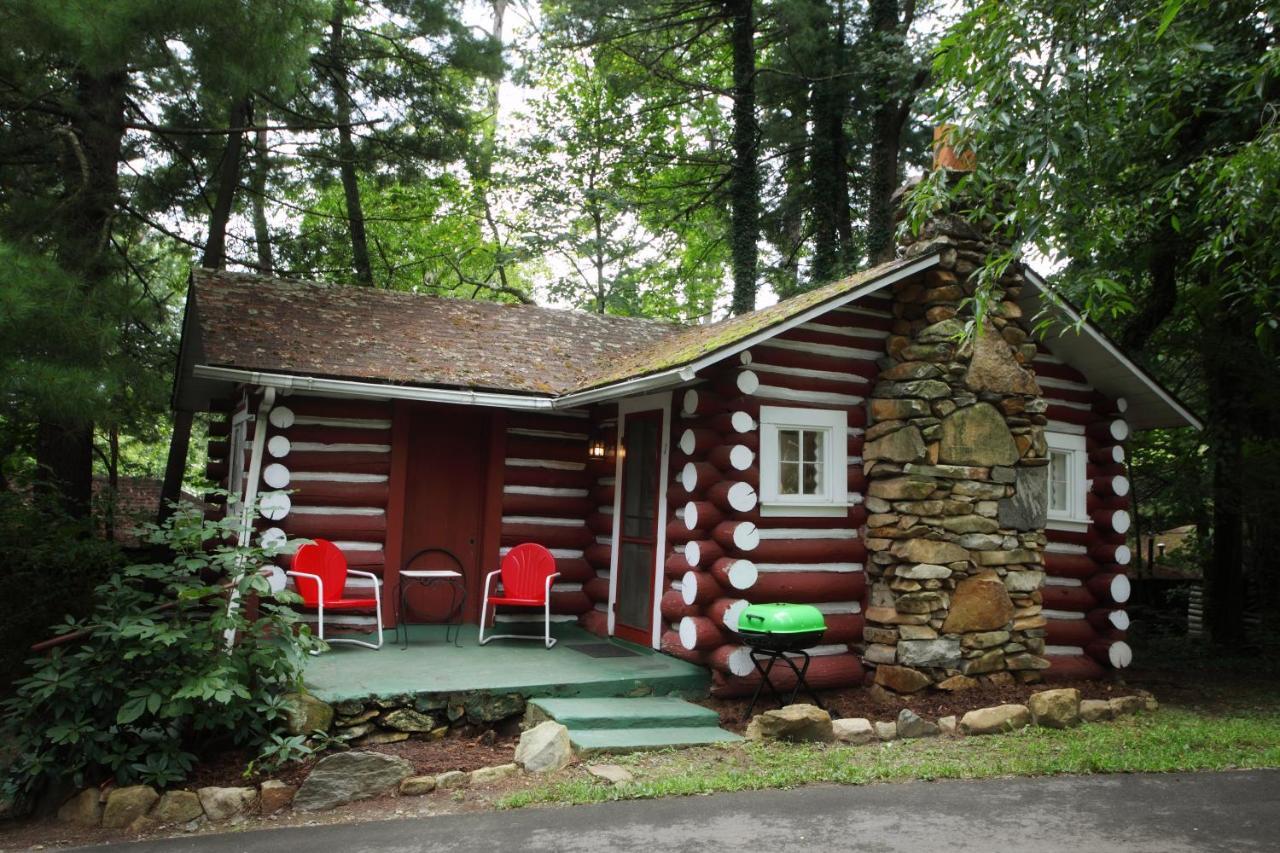 The Pines Cottages Woodfin 外观 照片