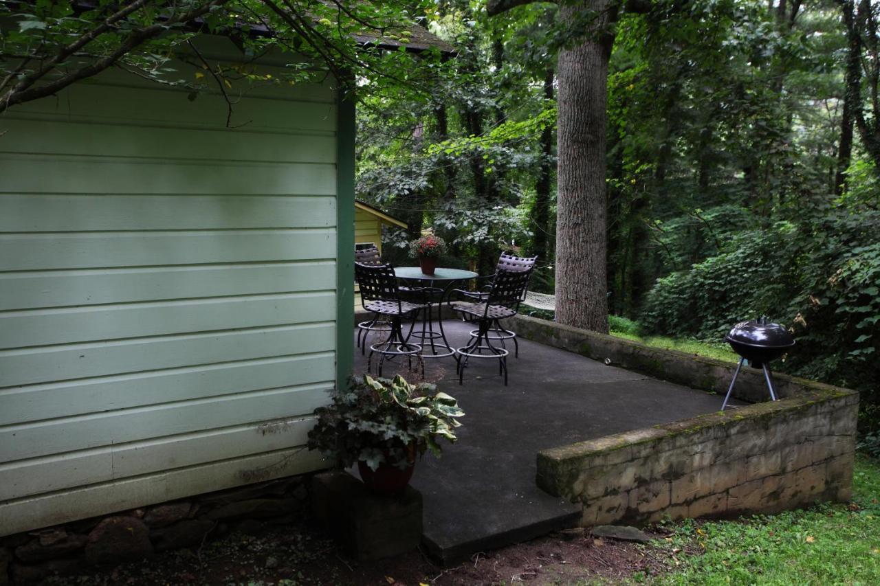 The Pines Cottages Woodfin 外观 照片