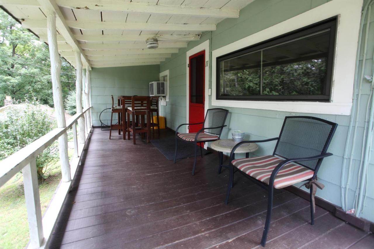 The Pines Cottages Woodfin 外观 照片