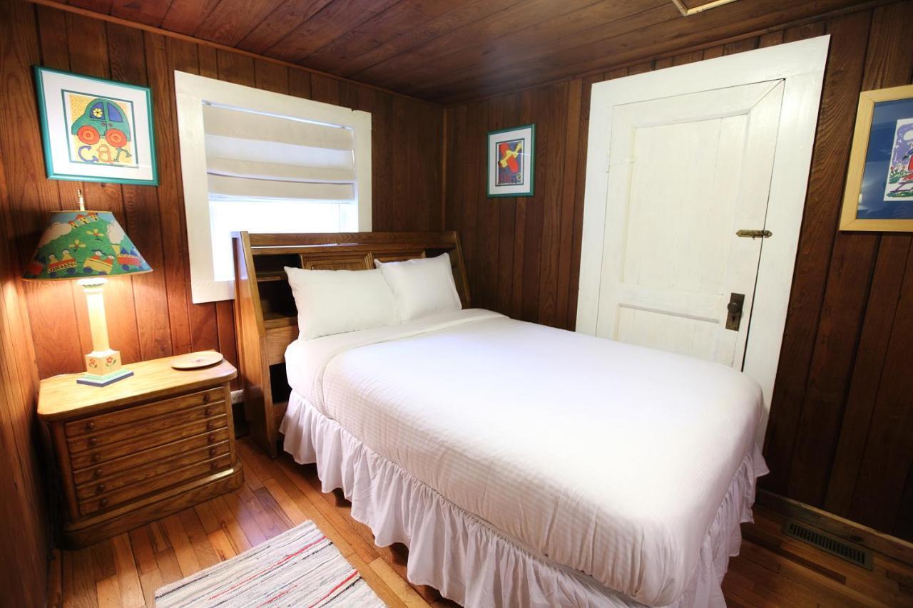 The Pines Cottages Woodfin 外观 照片