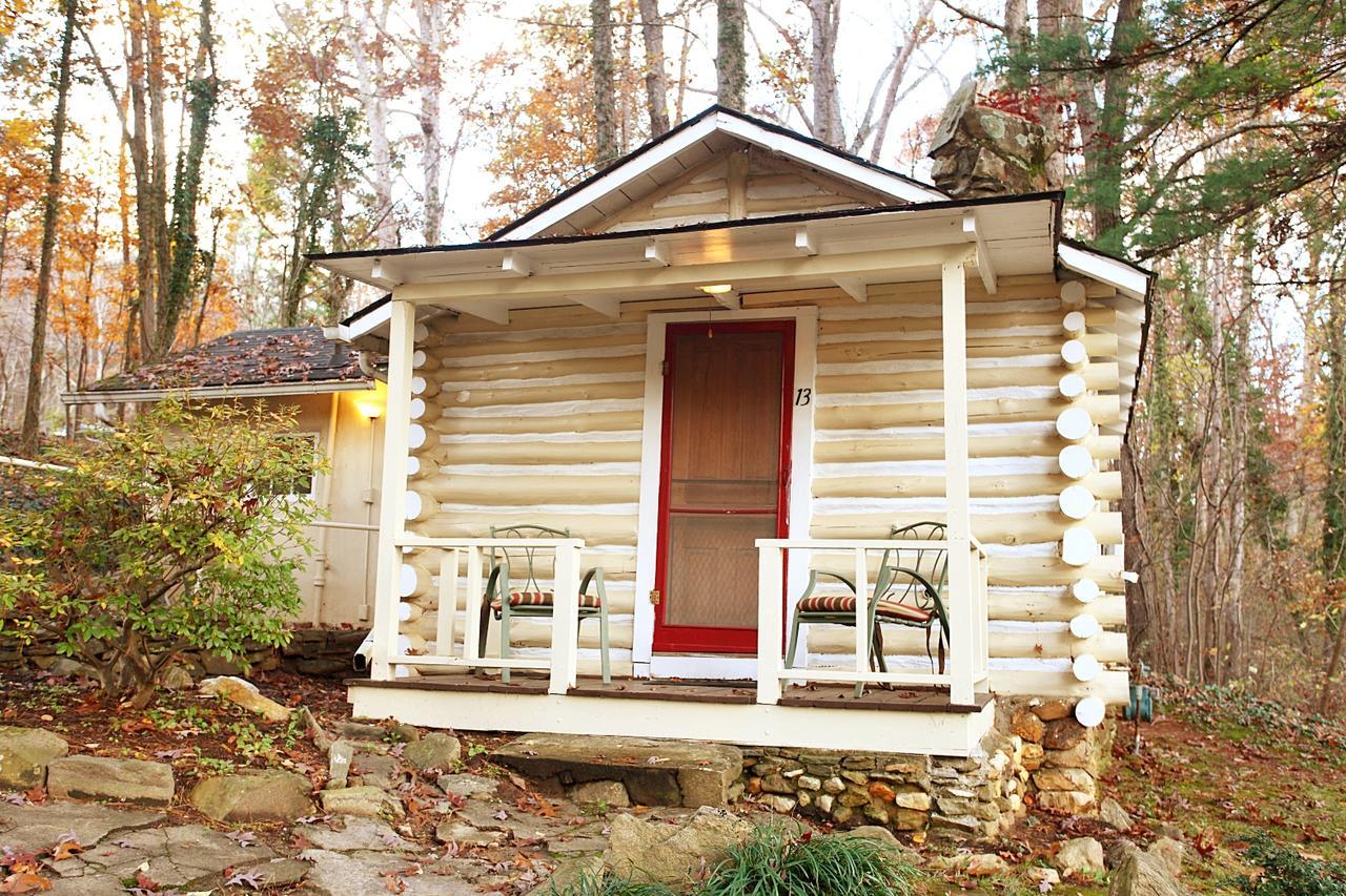 The Pines Cottages Woodfin 外观 照片