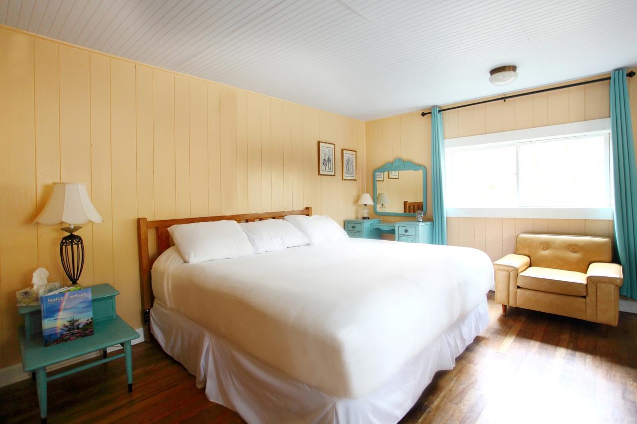 The Pines Cottages Woodfin 外观 照片