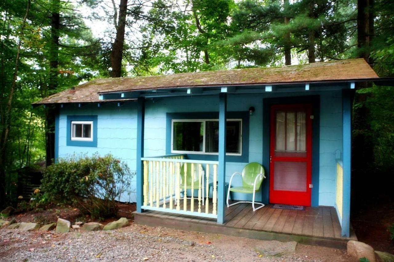 The Pines Cottages Woodfin 外观 照片